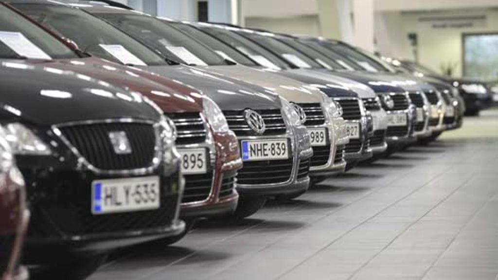 Monen voittajan tie käy autokauppaan.