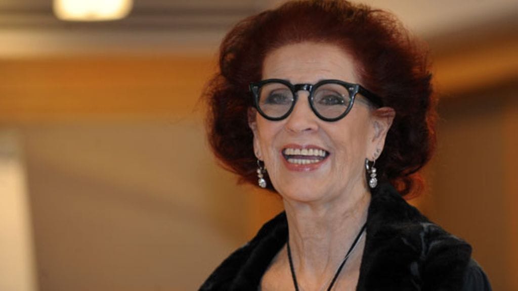 Aira Samulin on rakentanut Hyrsylän Mutkaan vanhuudenkodin tanssijoita varten.