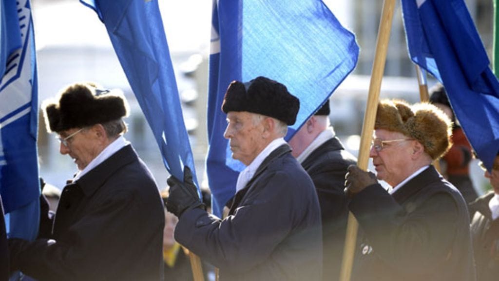 Varusmiesten keräykset auttavat sotaveteraaneja.