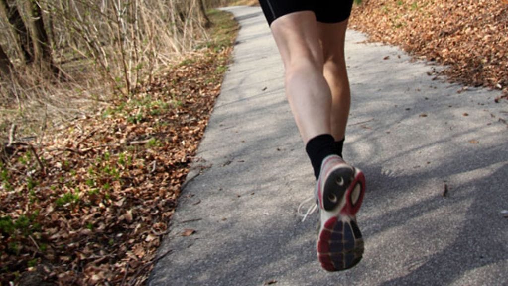 Lääkäri sanoo, etteivät pitkät lenkit ole terveellisiä.