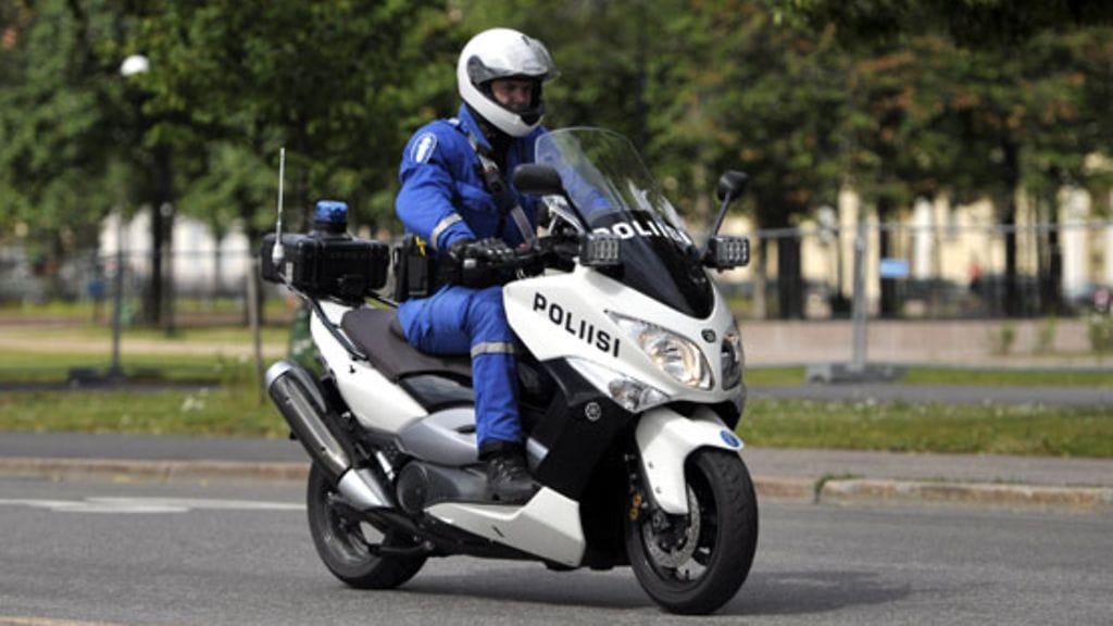 Pipatin mielestä liikkuva poliisi on tärkeä etenkin maaseudulla. Kuvituskuva.