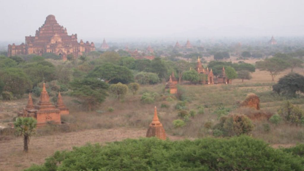 Baganin laaksossa on parituhatta pagodia ja temppeliä.