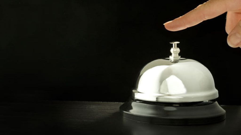 Vieraat voivat pyytää mitä kummallisimpia palveluksia. Kuitenkaan esimerkiksi lumista talvimaisemaa ei voida taata.