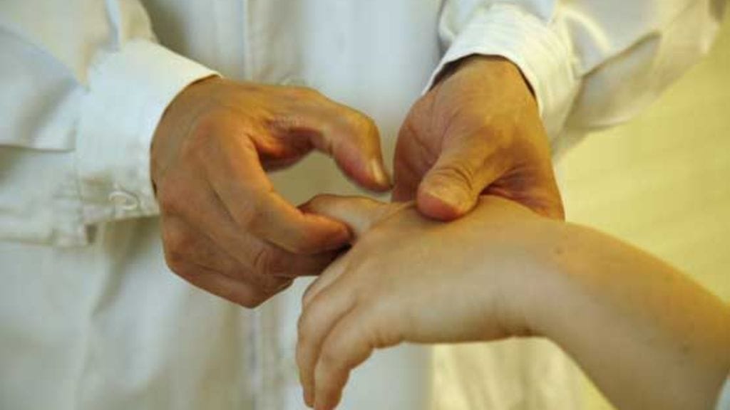 Akupunktio on turvallinen hoitomuoto.