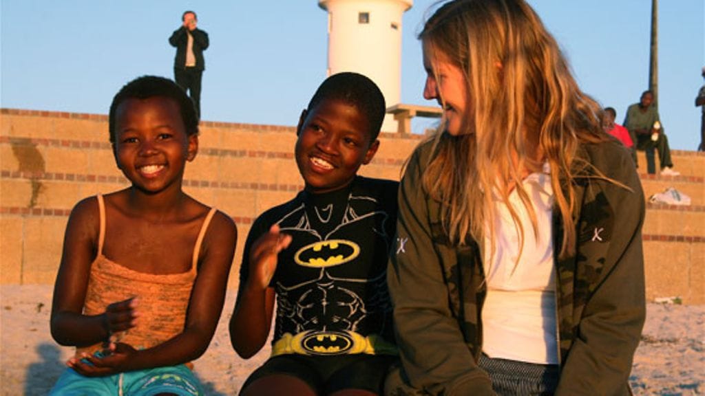 Turismi tuo aina mukanaan sekä hyviä että huonoja vaikutuksia. Kuvituskuva.