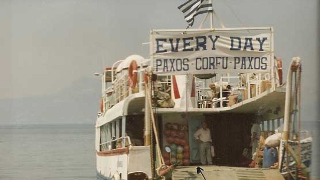 Reippaille reissaajille hätämajoitukseksi kelpasi laivan kansi.