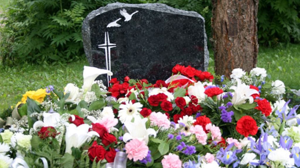 Kuoleman kohdatessa on edessä paljon käytännön järjestelyjä.