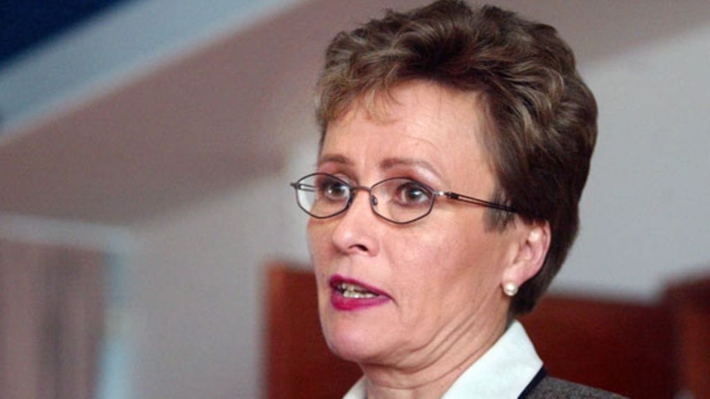 Leena Pakkanen on toiminut muun muassa toimittajana ja juontajana.