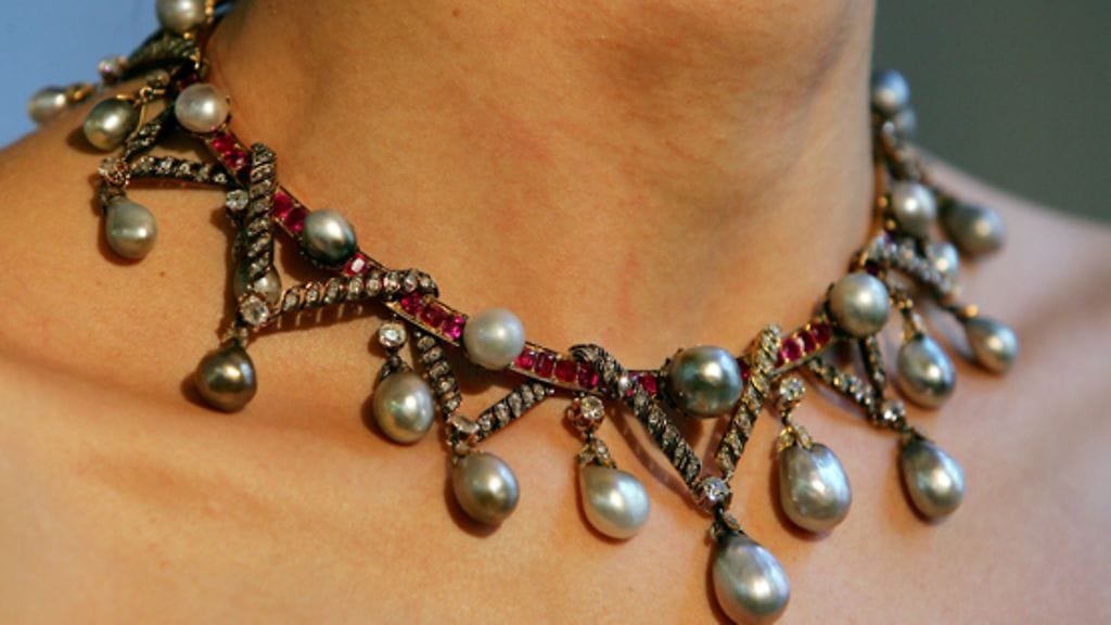 Toinen Marie Antoinettelel kuulunut kaulakoru Christie'sin huutokaupassa vuonna 2007.