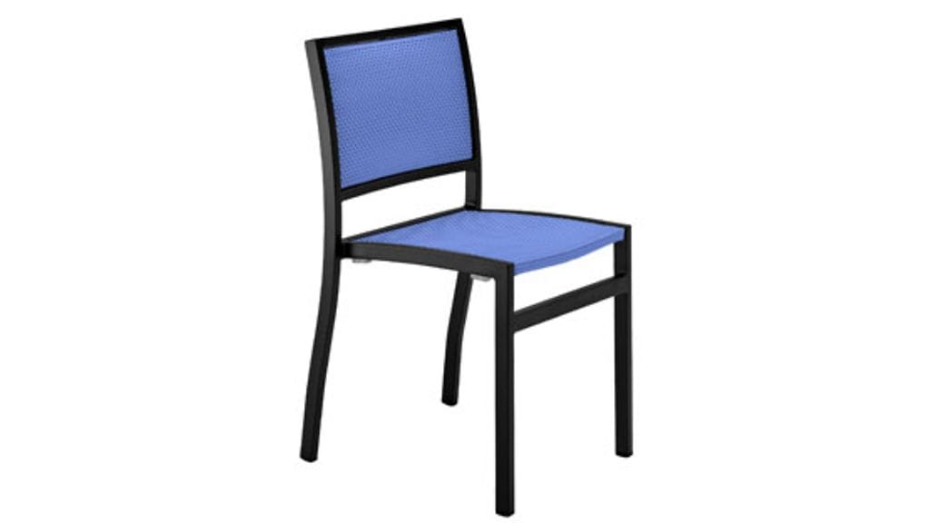 90 asteen kulmassa istuessa selkärangan täytyy kannatella ylävartaloa ilman vatsalihasten apua. Kuvituskuva.