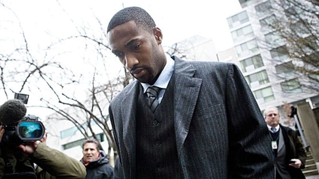 Gilbert Arenas matkalla oikeudenkäyntiin. Kuva: Brendan Smialowski/GETTY.