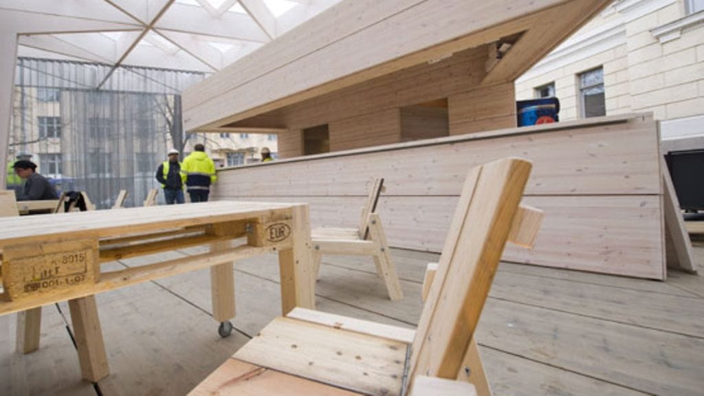 Varsinaista rakentamista on ollut designpääkaupunkivuotena vähän. Kuvassa väliaikainen Paviljonki.