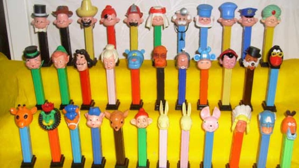 Kokoelman helmet, eli vanhimmat ja arvokkaimmat PEZit.