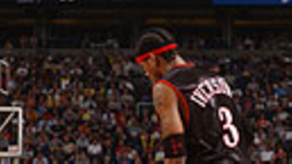 Chris Webber, Philadelphia, istuu, Photo: Barry Gossage