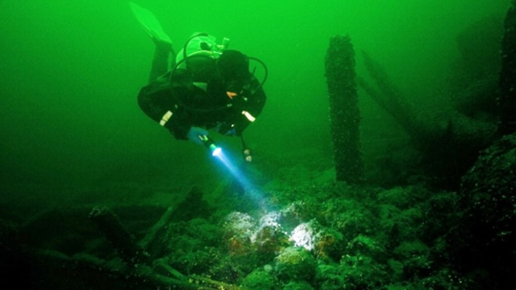 Vuonna 1788 uponnut ruotsalainen linjalaiva Kronprins Gustav Adolf.