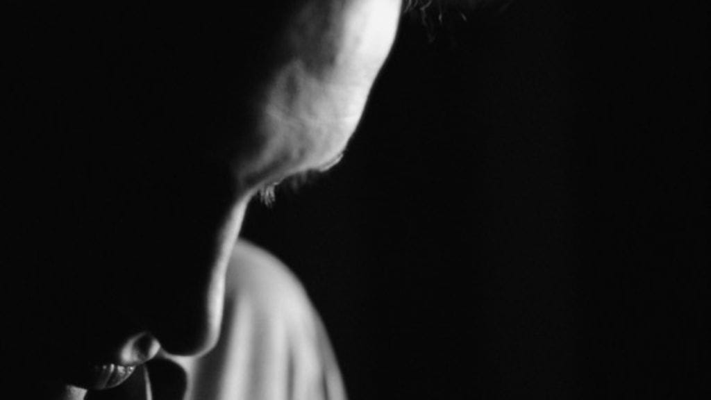 Antti alkoi tuntea olevansa parisuhteessaan vankilassa. Kuvan henkilö ei liity haastatteluun.