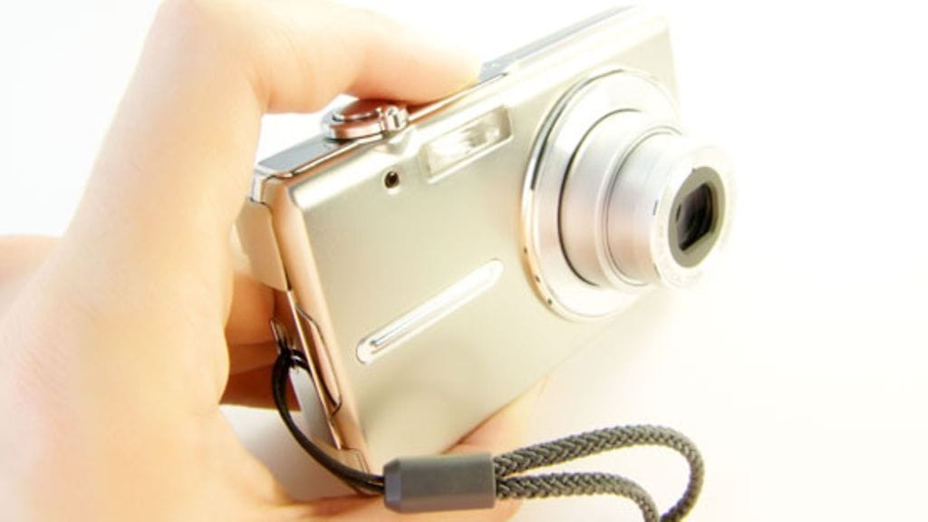 Ihmiset luulevat digikameroilla otettuihin kuviin ilmestyviä valopalloja ufoiksi ja enkeleiksi.