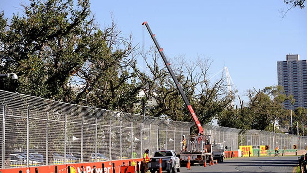 Reuna-aitaa kasataan Melbournen radalla. Kuva: Robert Cianflone/GETTY.