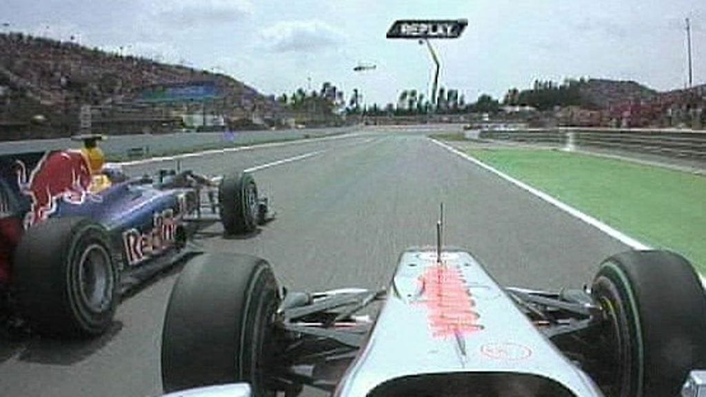 Lewis Hamilton nousi Mark Webberin rinnalle, kuva: MTV Oy