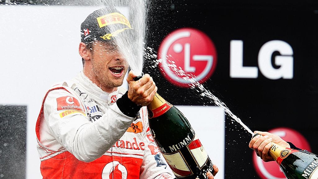 Huikea Kanadan GP päättyi Jenson Buttonin voitonjuhliin.