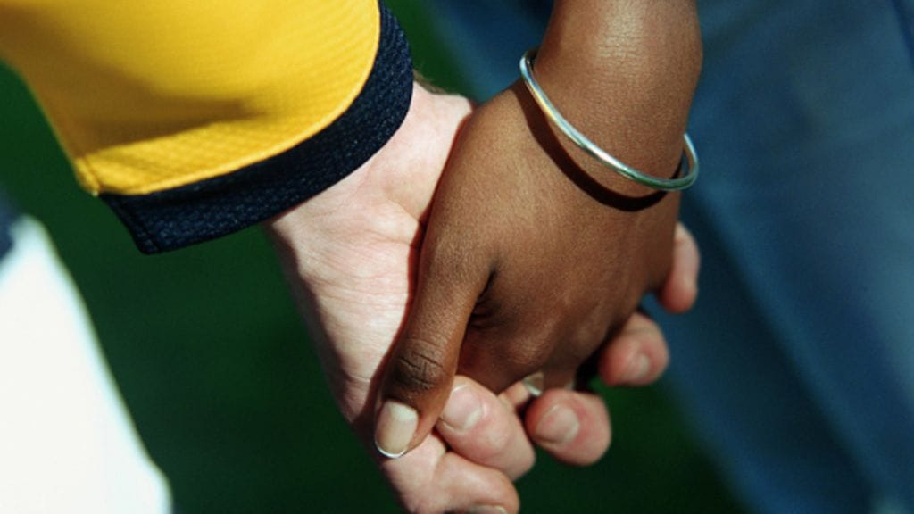 Suomalaismiehet eivät aina hae ulkomaalaisesta naisesta tasa-arvoista kumppania. Kuvituskuva.