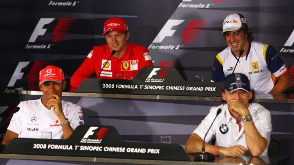 Kimi Räikkönen lehdistötilaisuudessa, kuva: Vladimir Rys/Getty Images