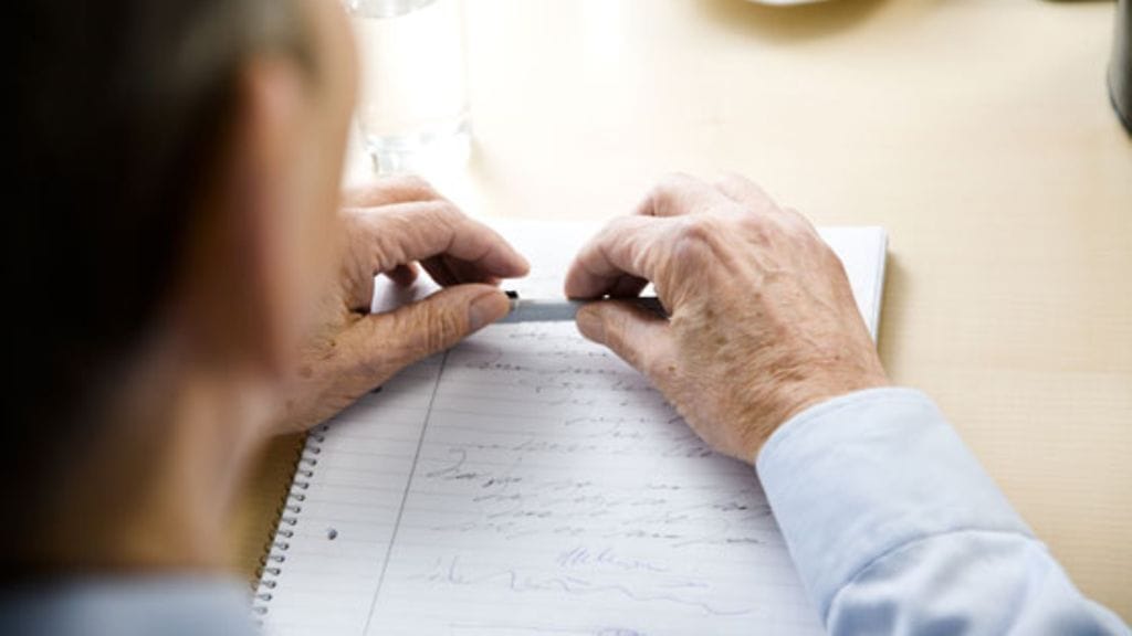 Kokeneita työntekijöitä syrjitään työmarkkinoilla, kertoo emeritusprofessori Juhani Ilmarinen. Kuvituskuva.