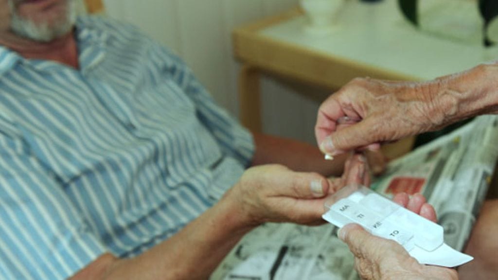 Kotihoidossa potilas saa avun oman katon alla.