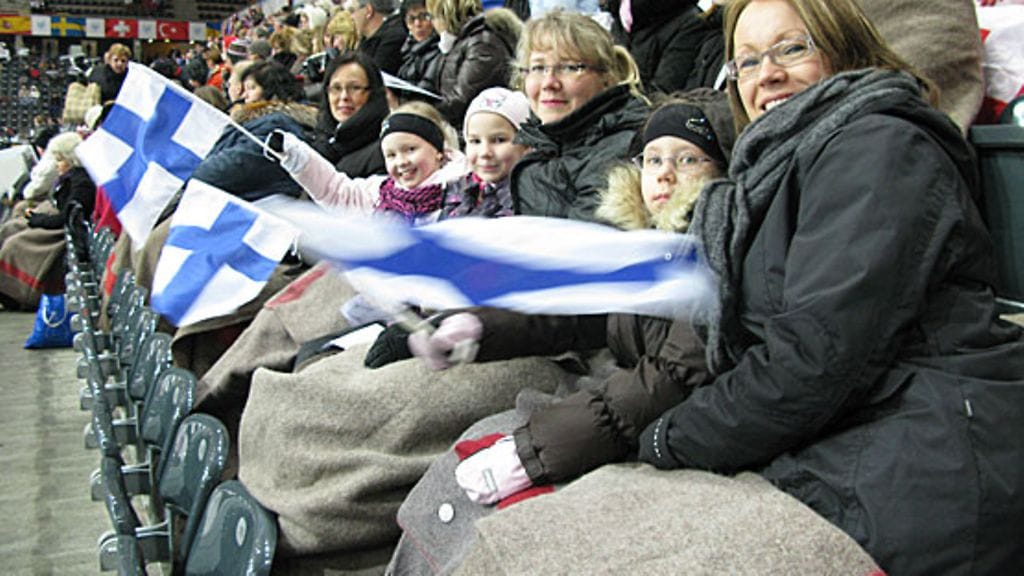 Kuvassa vasemmalta: Satu Kettunen, Aino Kettunen, Pauliina Levy, Pirjo Levy, Venla Karjalainen sekä Eeva-Liisa Karjalainen.