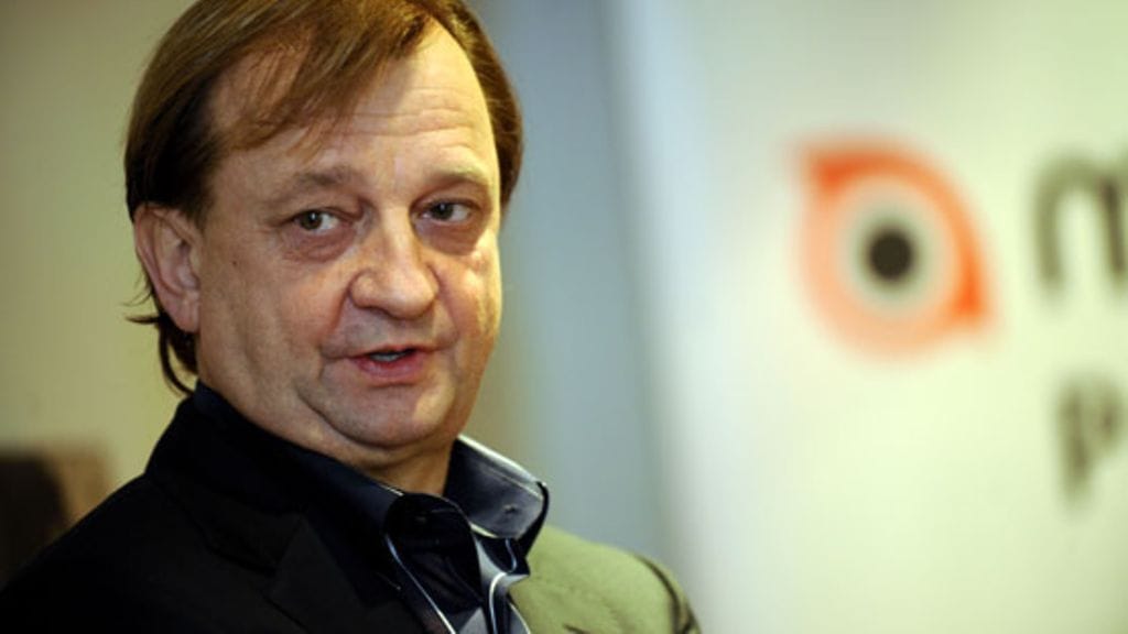 Hjallis Harkimon mielestä perhe ei saa kärsiä nousujohteisesta urasta.