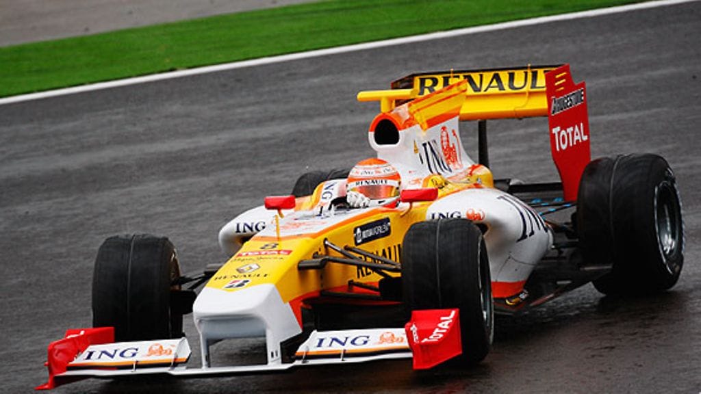 Nelson Piquet Renault'n ratissa, kuva: Mark Thompson/Getty Images