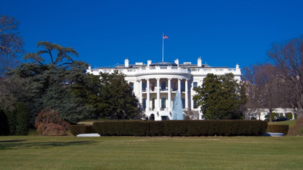 Valkoinen talo on yksi Washingtonin nähtävyyksistä.