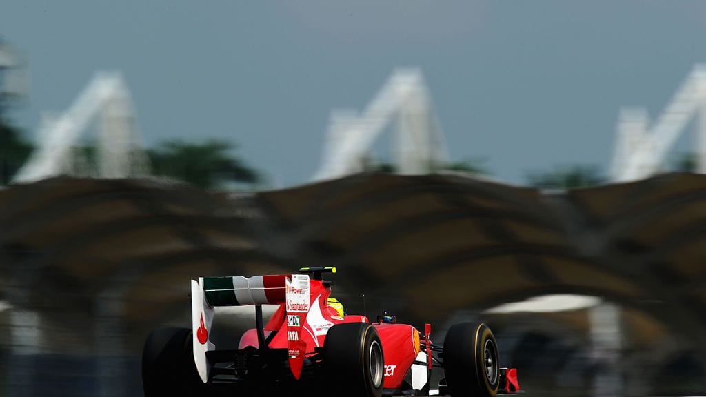 Ferrarin pääjohtajan mukaan aerodynamiikka on liian suuressa roolissa F1:ssä. Kuvassa Felipe Massan Ferrari Malesian radalla.