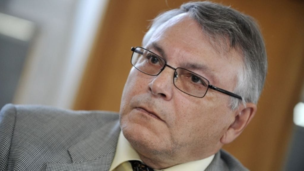 Emeritusprofessori Arvo Myllymäki on neuvostoliittolaisen sotavangin poika.