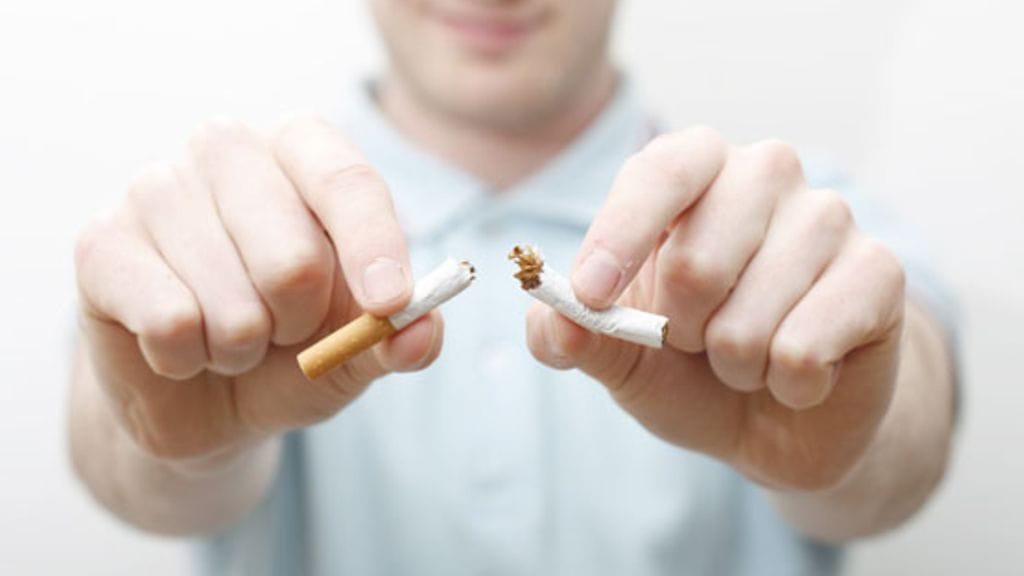 Tupakoinnin vähentyminen on laskenut selvästi miesten syöpien määrää.