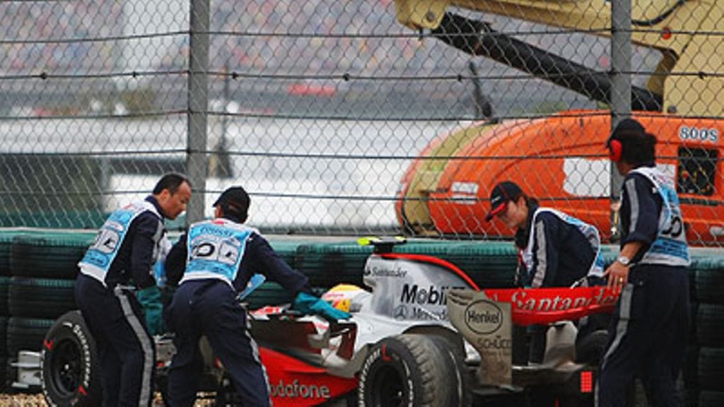 Lewis Hamilton jumissa, kuva: Clive Mason/Getty Images