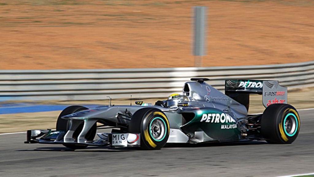 Nico Rosberg vauhdissa Valencian radalla.