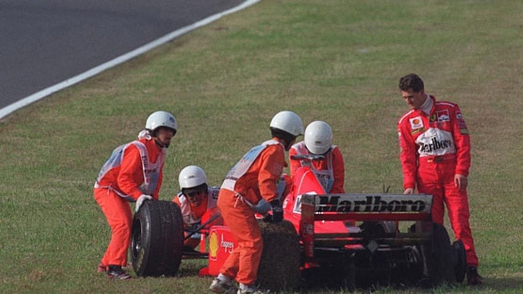 Schumin rengasrikko varmisti Häkkisen mestaruuden Japanin GP:ssä 1998.