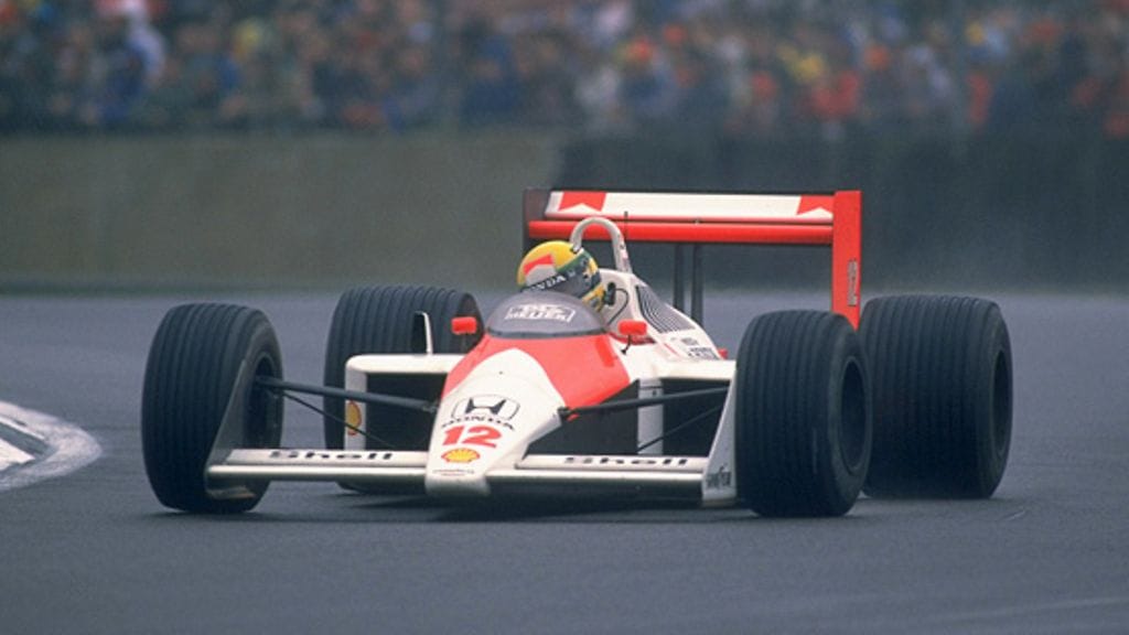 McLaren-kuljettaja Ayrton Senna Britannian GP:ssä (Silverstone) 1988 (Photo: Pascal Rondeau / Allsport)