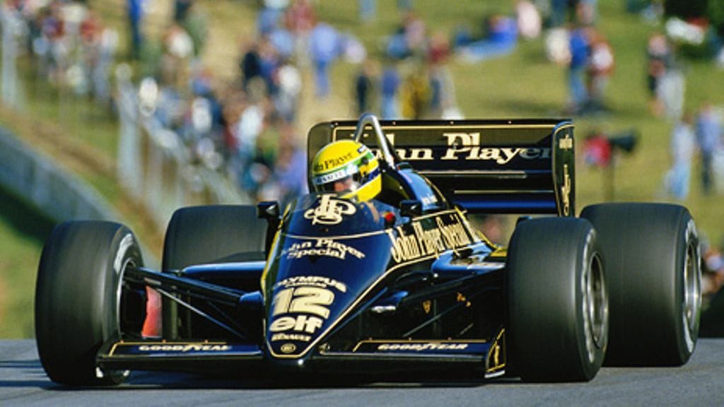 Lotus-kuljettaja Ayrton Senna Britannian GP:ssä (Brands Hatch) 1985 (Photo: Simon Miles / Getty Images)