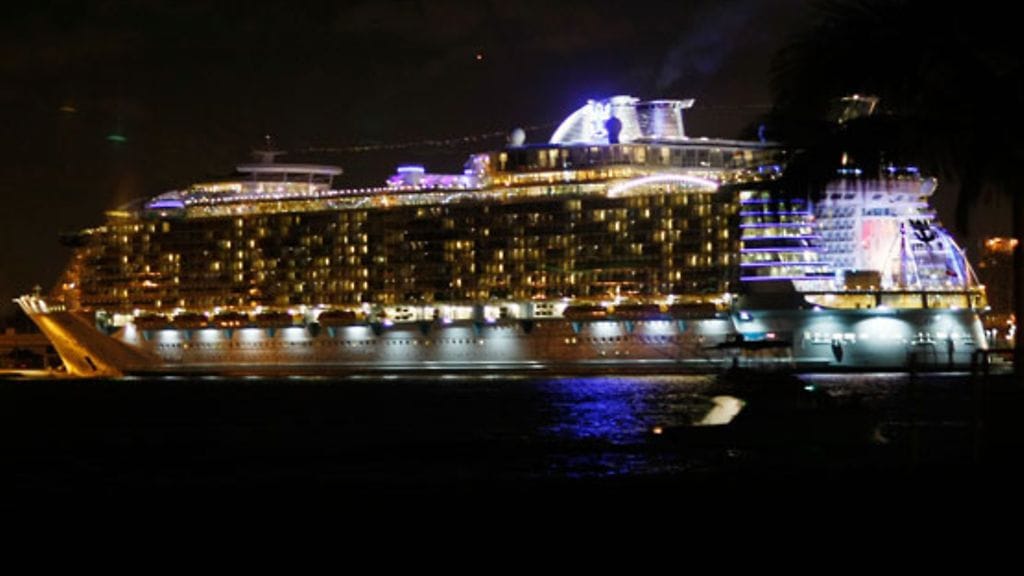 Oasis of the Seas seilaa esimerkiksi Bahamalla.