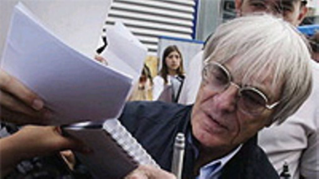 Bernie Ecclestone A1-Ringin varikolla, Photo: Mark Thompson/Getty Images