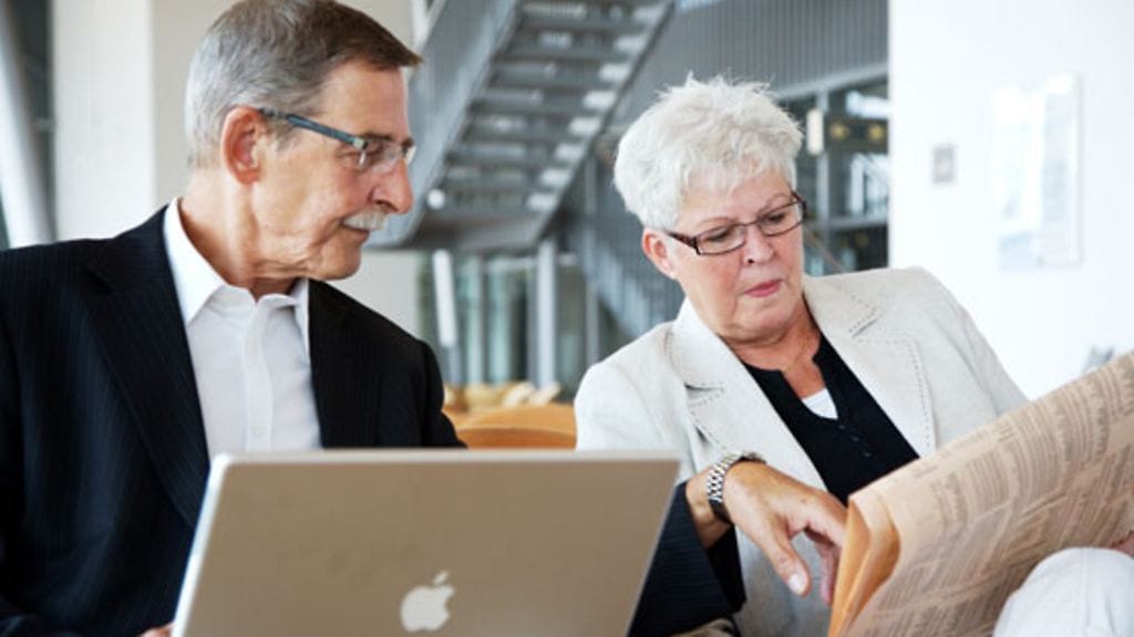 Ikääntyvillä on monia vahvuuksia työelämässä. Kuvituskuva.