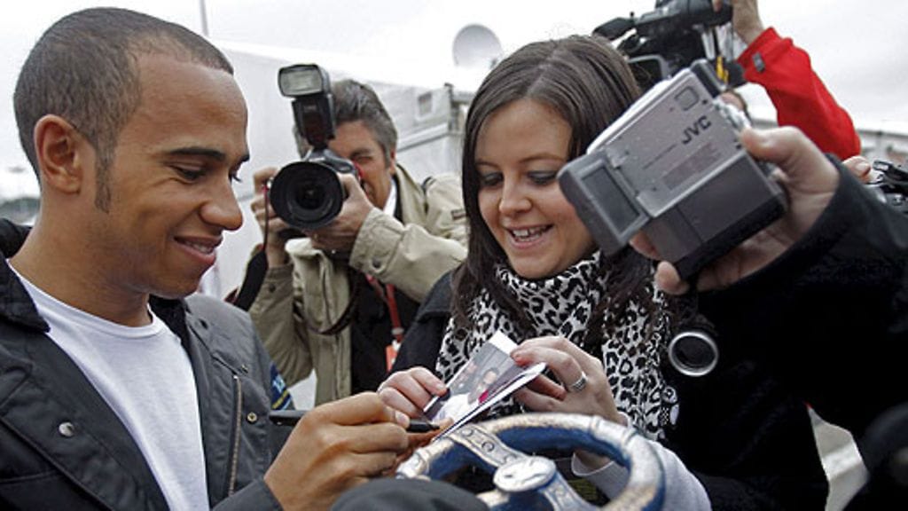 Lewis Hamilton, kuva: EPA/TONI ALBIR