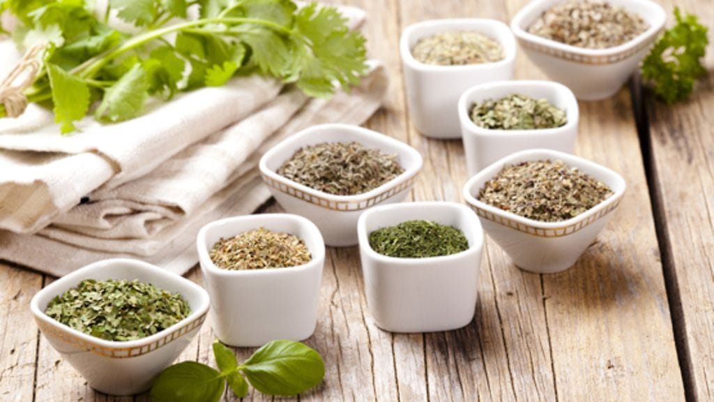 Jotkut yrtit voivat olla vaarallisia.