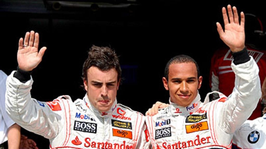 Fernando Alonso, Lewis Hamilton, kuva: EPA/OLIVER WEIKEN