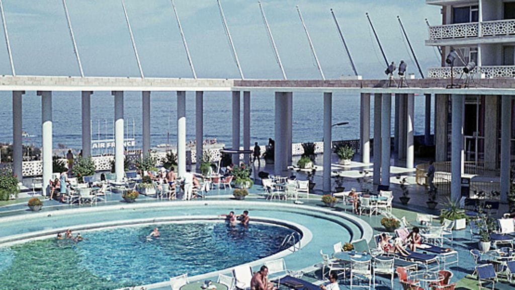 Hotelli Phoenicia Beirutissa, Libanonissa vuonna 1964