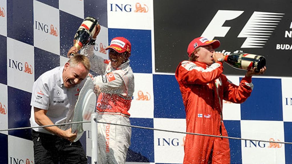 Lewis Hamilton ja Kimi Räikkönen, kuva: EPA/IMRE FOELDI HUNGARY