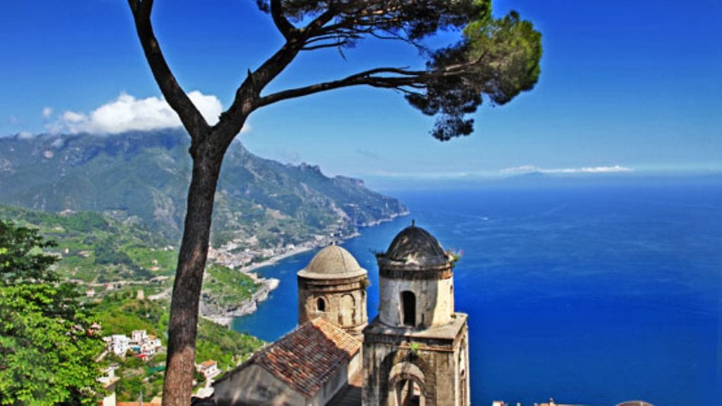 Amalfi on yksi Euroopan romanttisimmista kohteista.