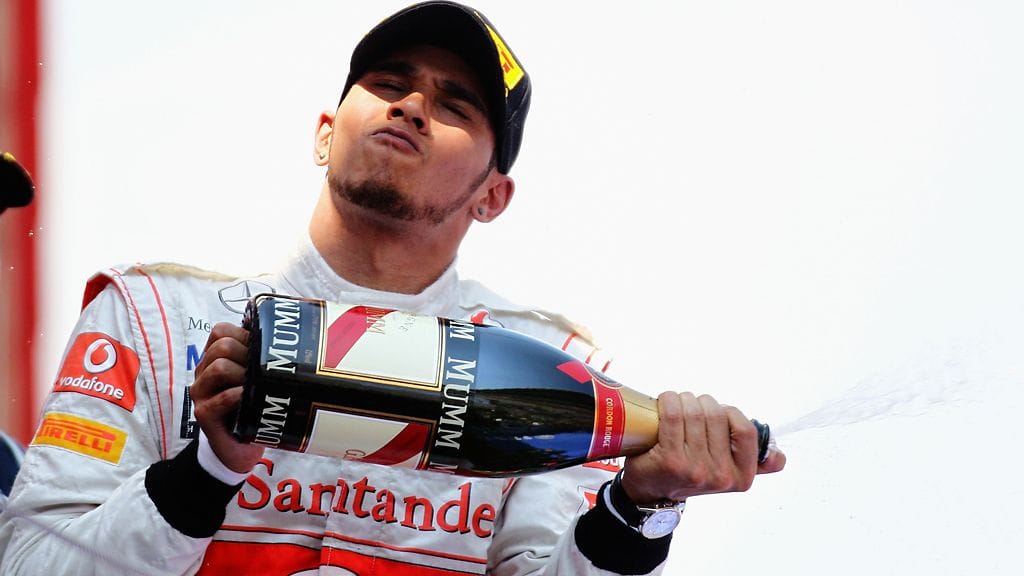 Lewis Hamilton Espanjan GP:n palkintopallilla